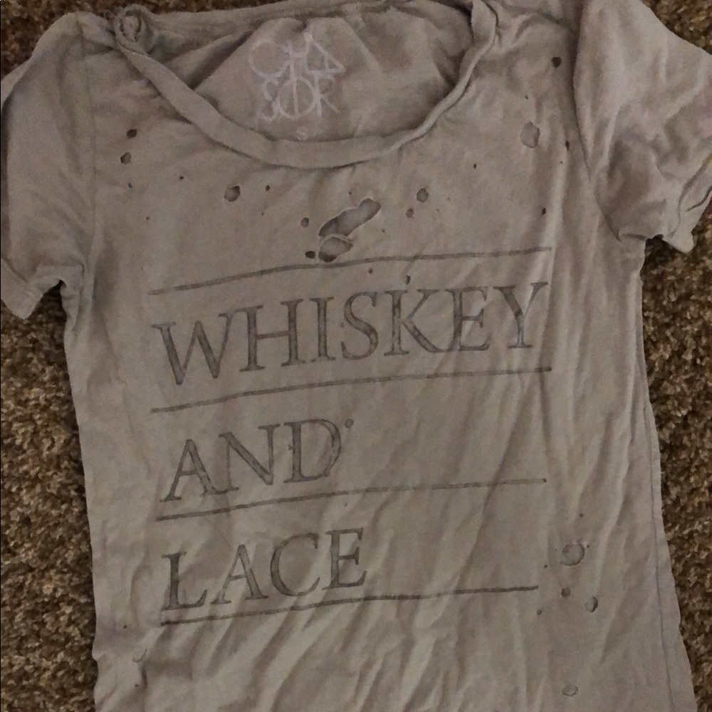 Like new- Distressed Chaser T